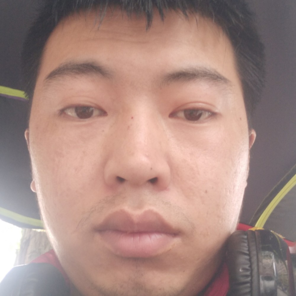 雨挽手甜蜜的照片