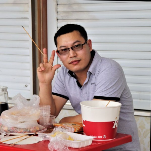 走天涯的狼的照片