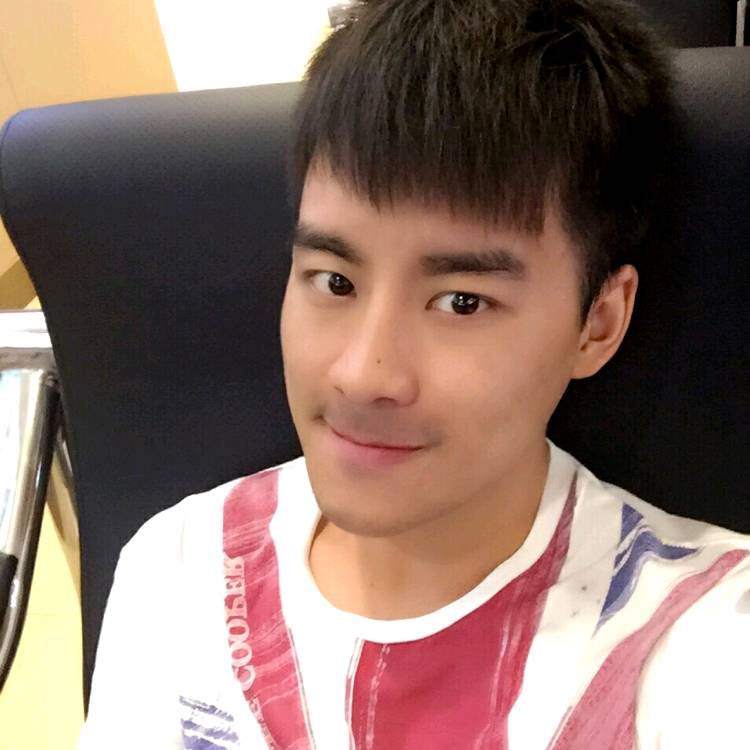 晨烟的照片