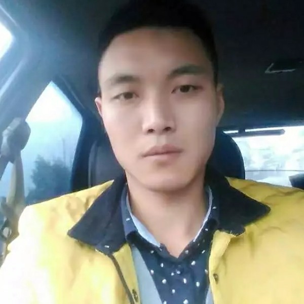 一年坚强的照片