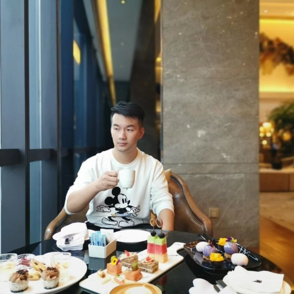 AaronAa的照片
