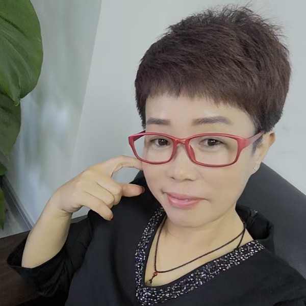 白猫爱哭泣的照片