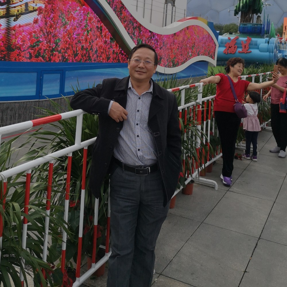 荔枝浅吻懦弱的照片