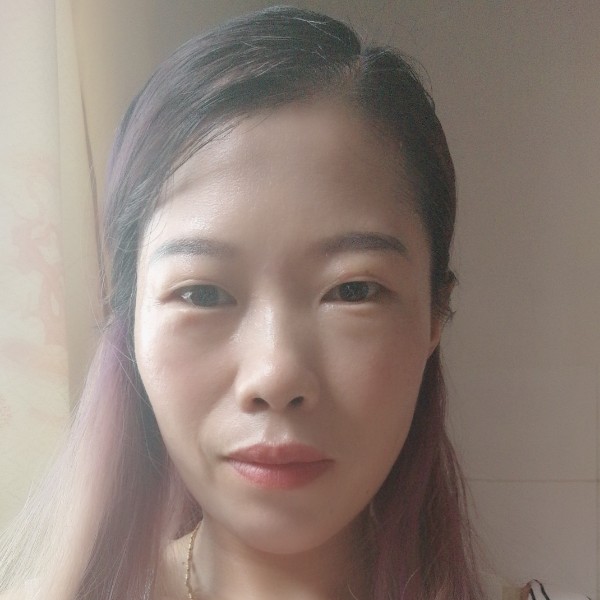 草儿游沙漠的照片