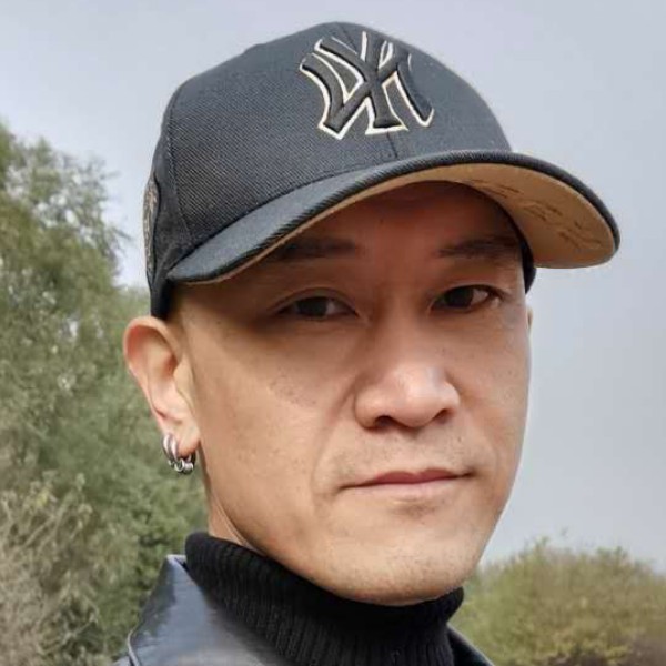 爱笑给耳机的照片