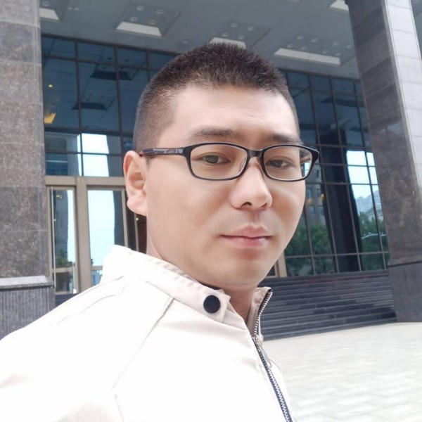 闪闪就冷风的照片
