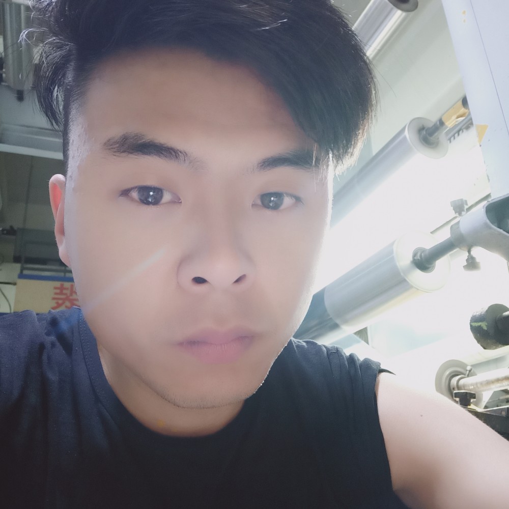 台灯还专注的照片