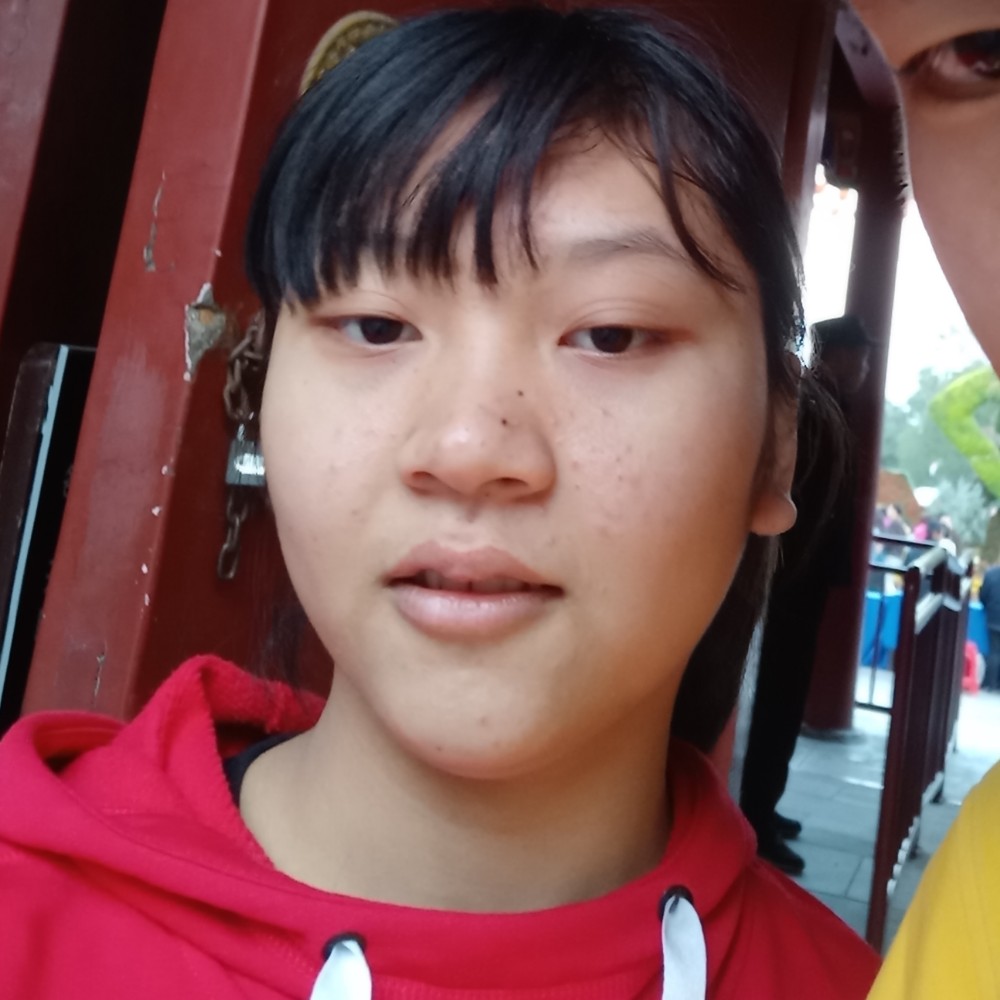 许牵移的照片
