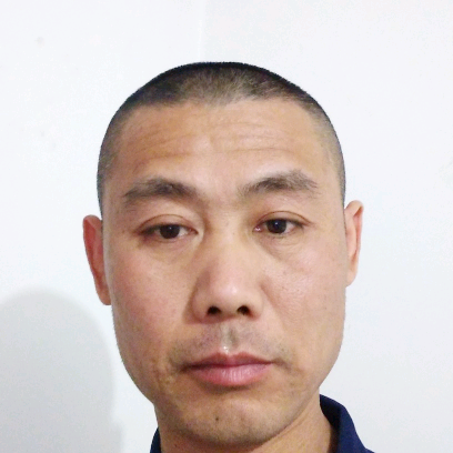 等待期老男孩待的照片