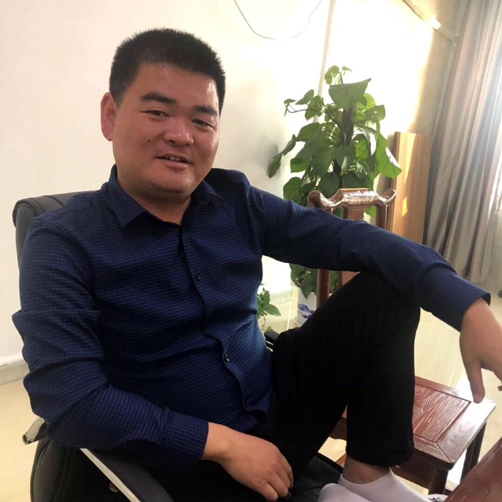 尤真的照片