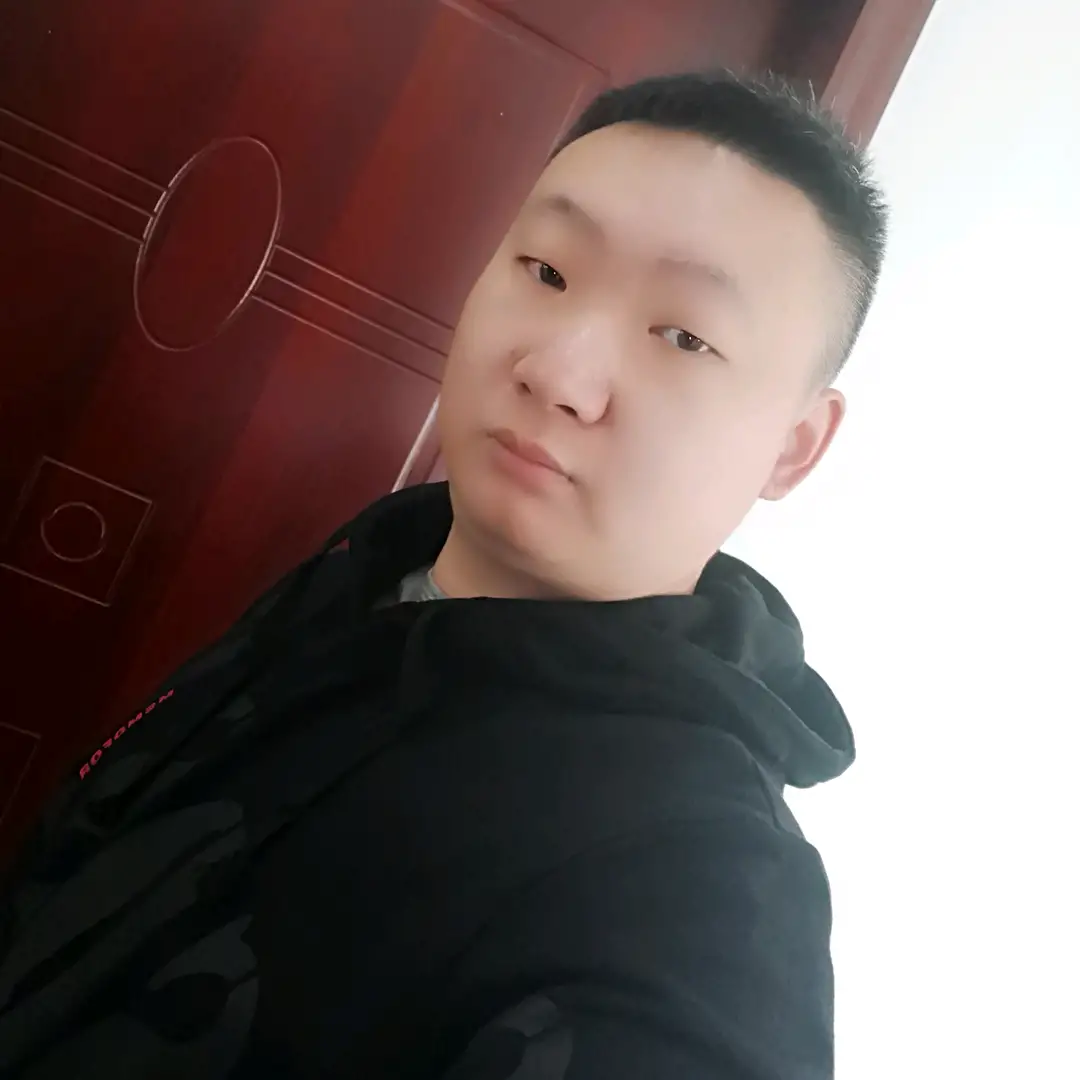 不安的白云的照片