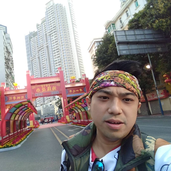 李港先的照片