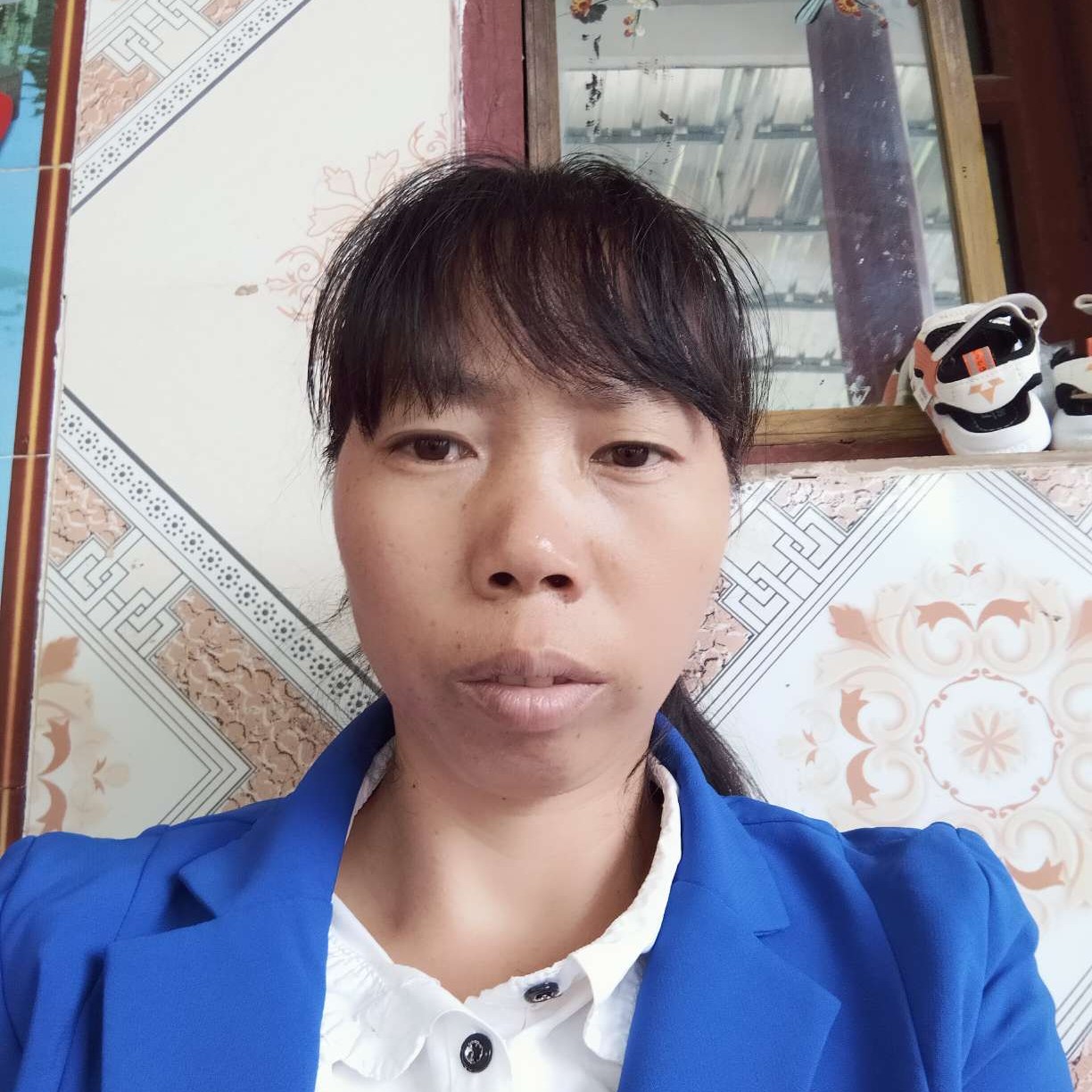 孤單回首台灯的照片