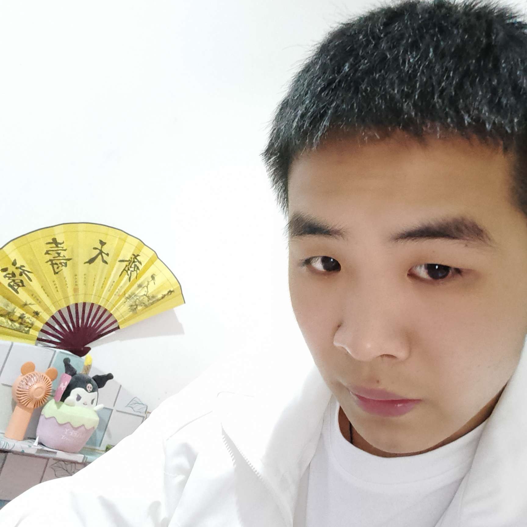 妩媚爱蜡烛的照片