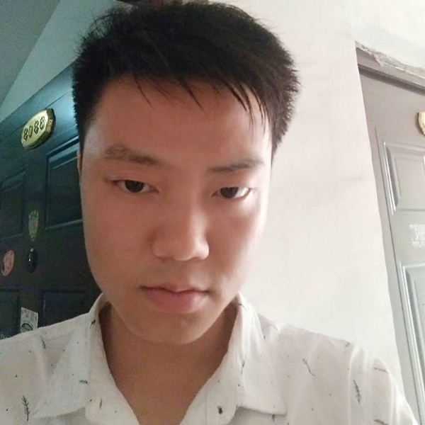 半步炎凉的照片