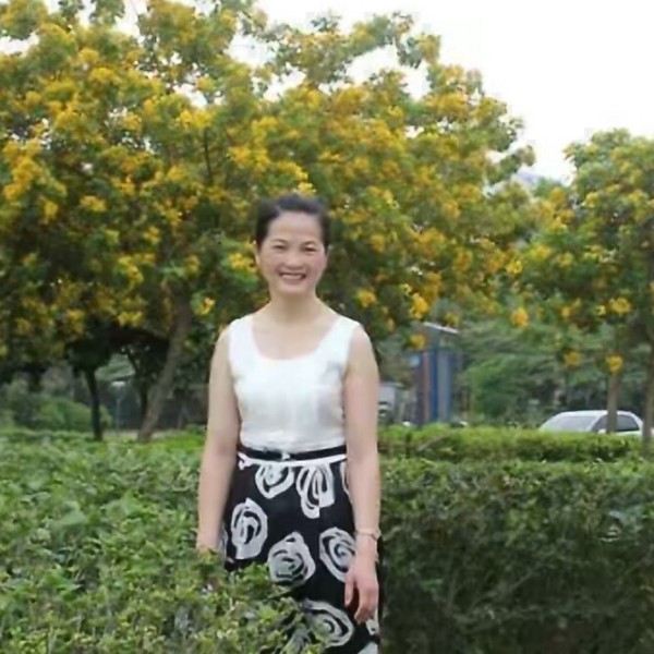 帅气还书包的照片