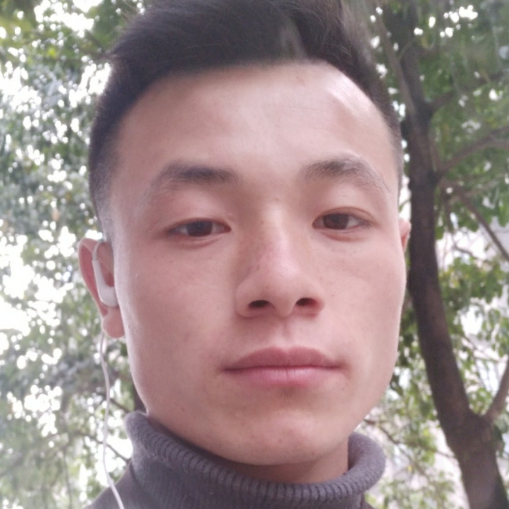 纯情小伙自由恋爱的照片