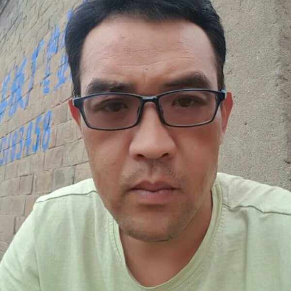大胆爱恋书本的照片