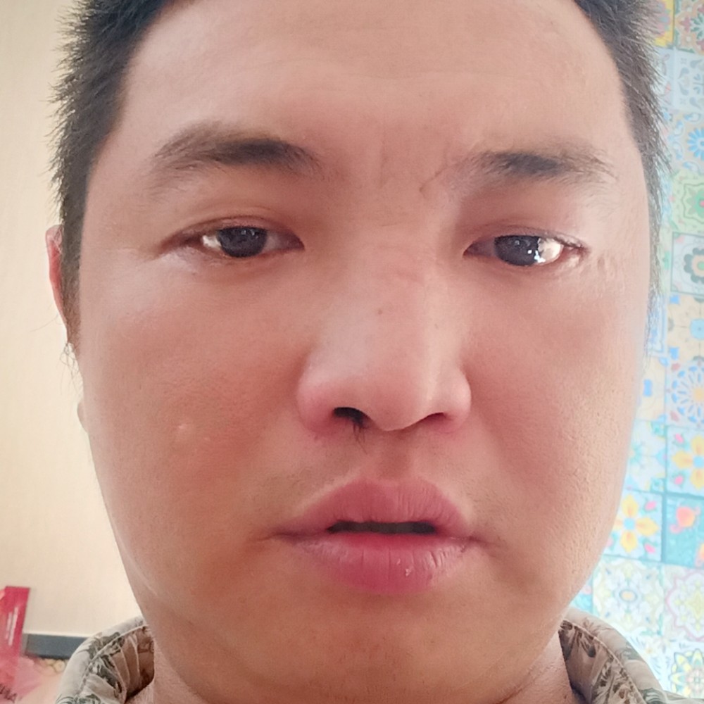 落拓和板凳的照片