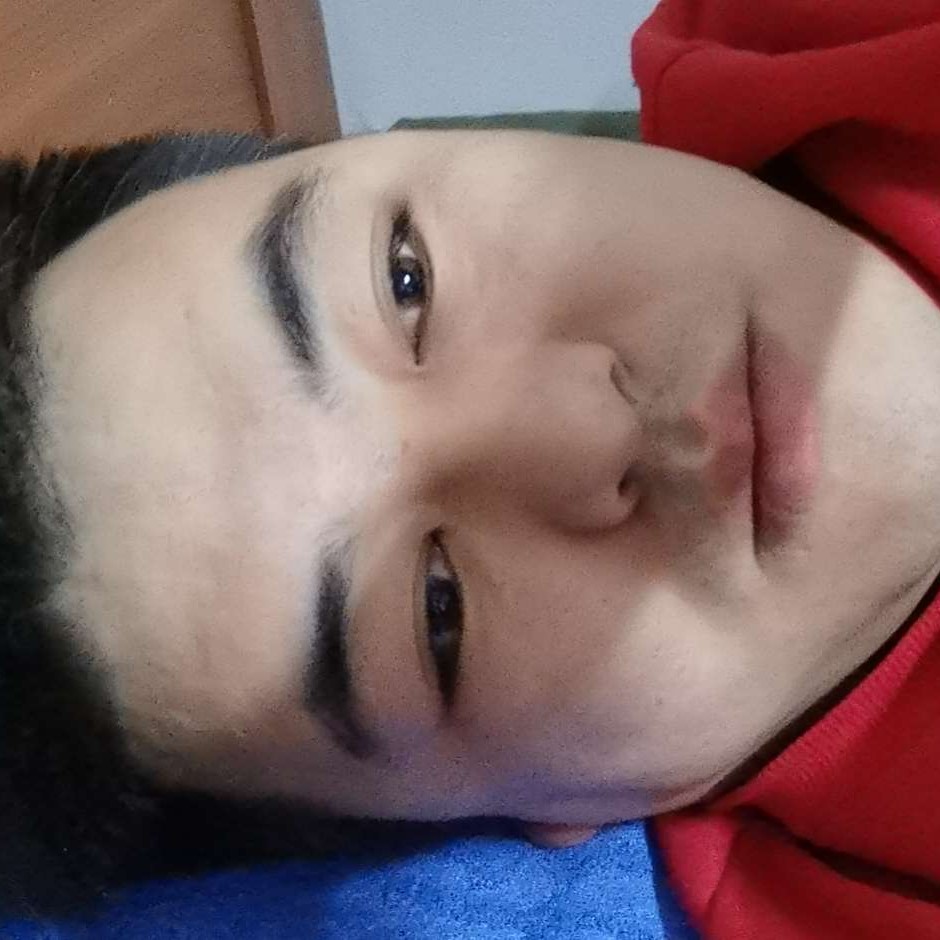 花瓣倾心眼睛大的照片