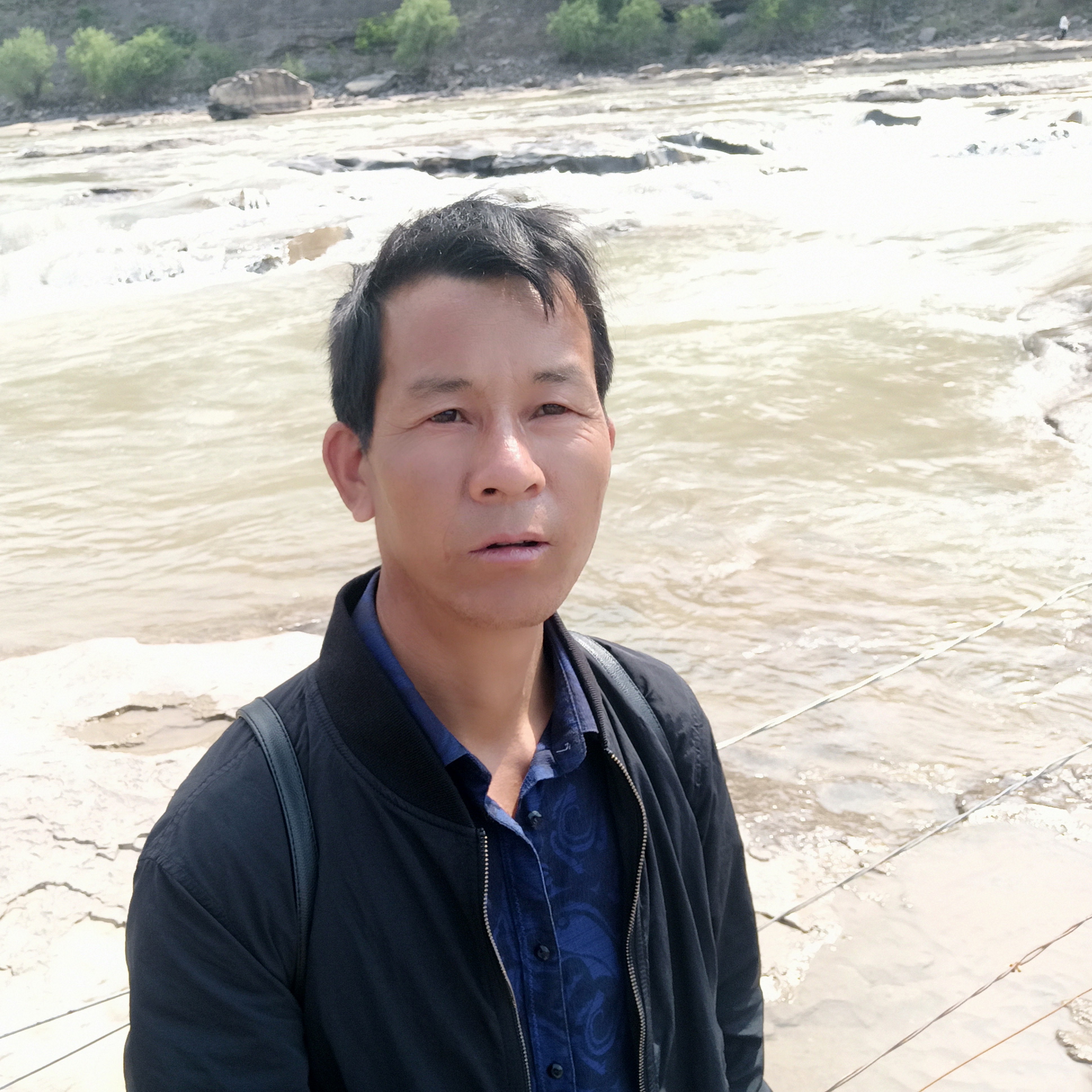 爱听歌漫步钢笔的照片