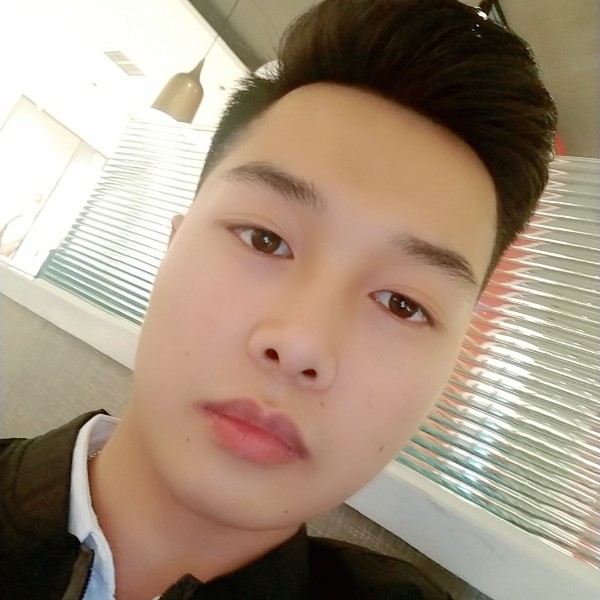 孤独烟酒相伴的照片