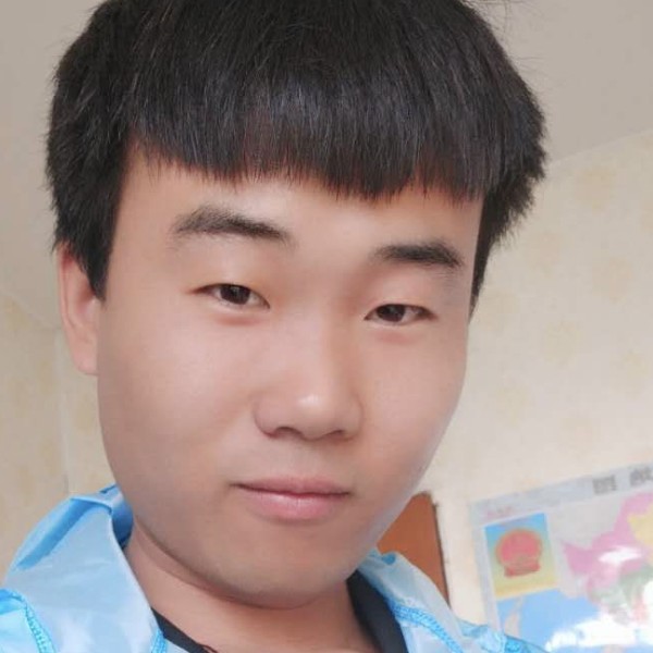 远去的篮球的照片