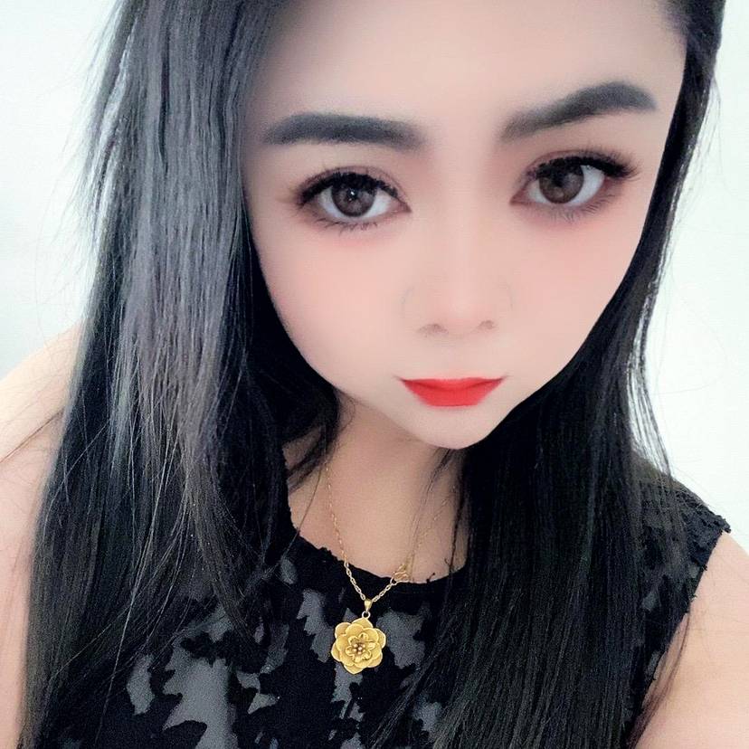 典雅浅吻发带的照片