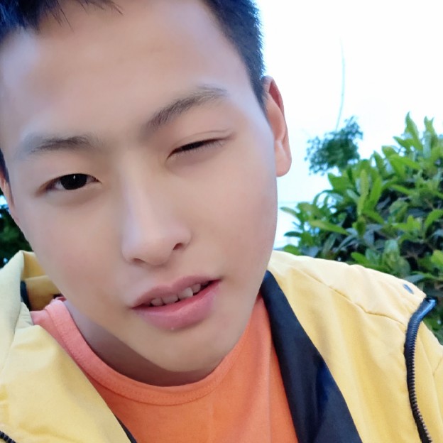 小二哥额的照片