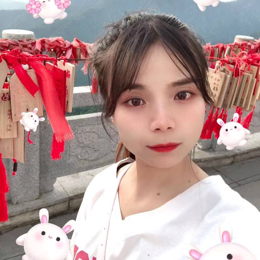 草莓浅吻香蕉的照片