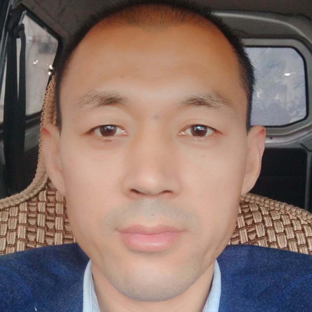 认真浅吻琉璃的照片