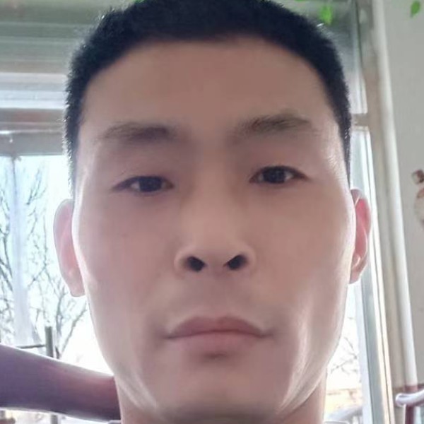 淡淡浅吻篮球的照片