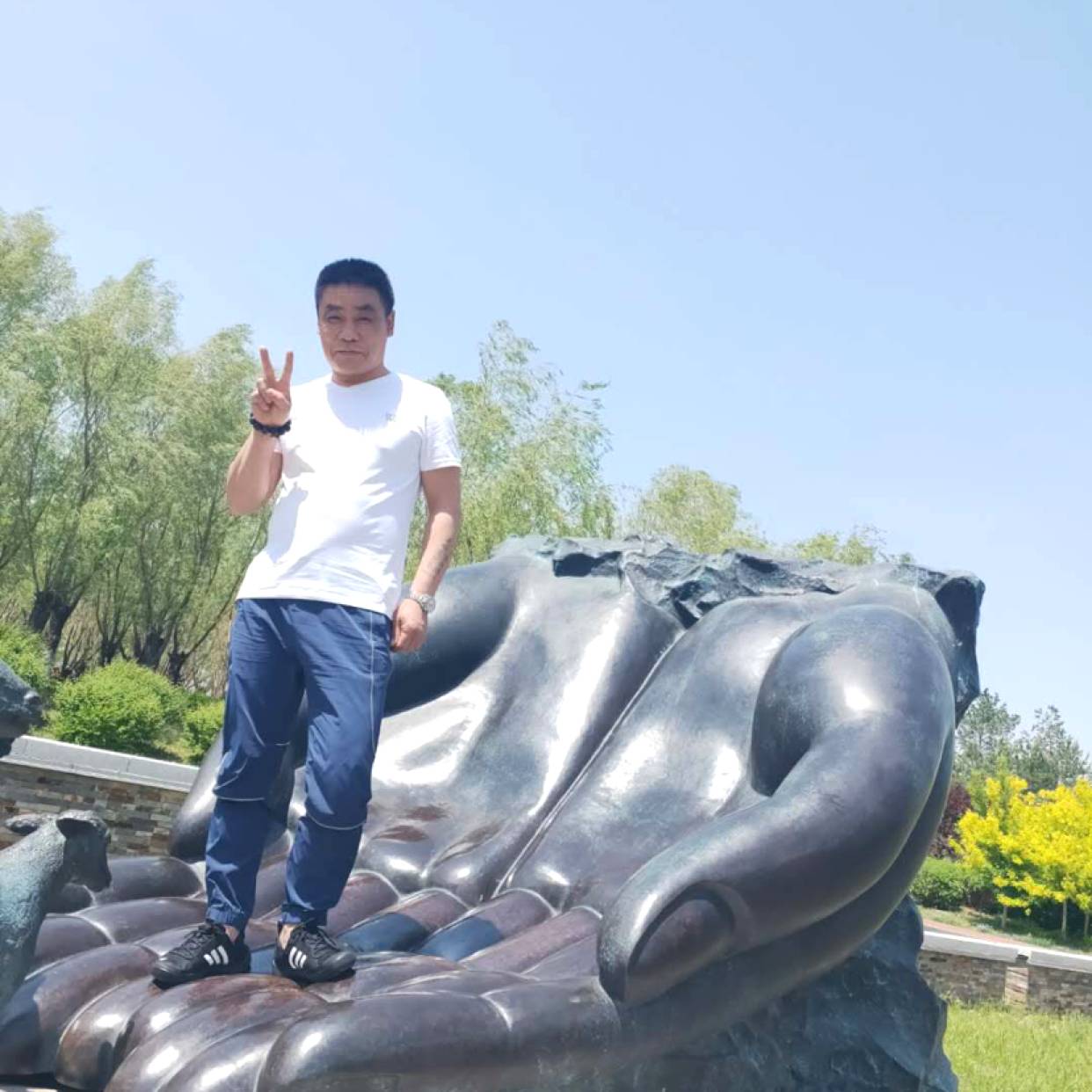 杨稳柱的照片