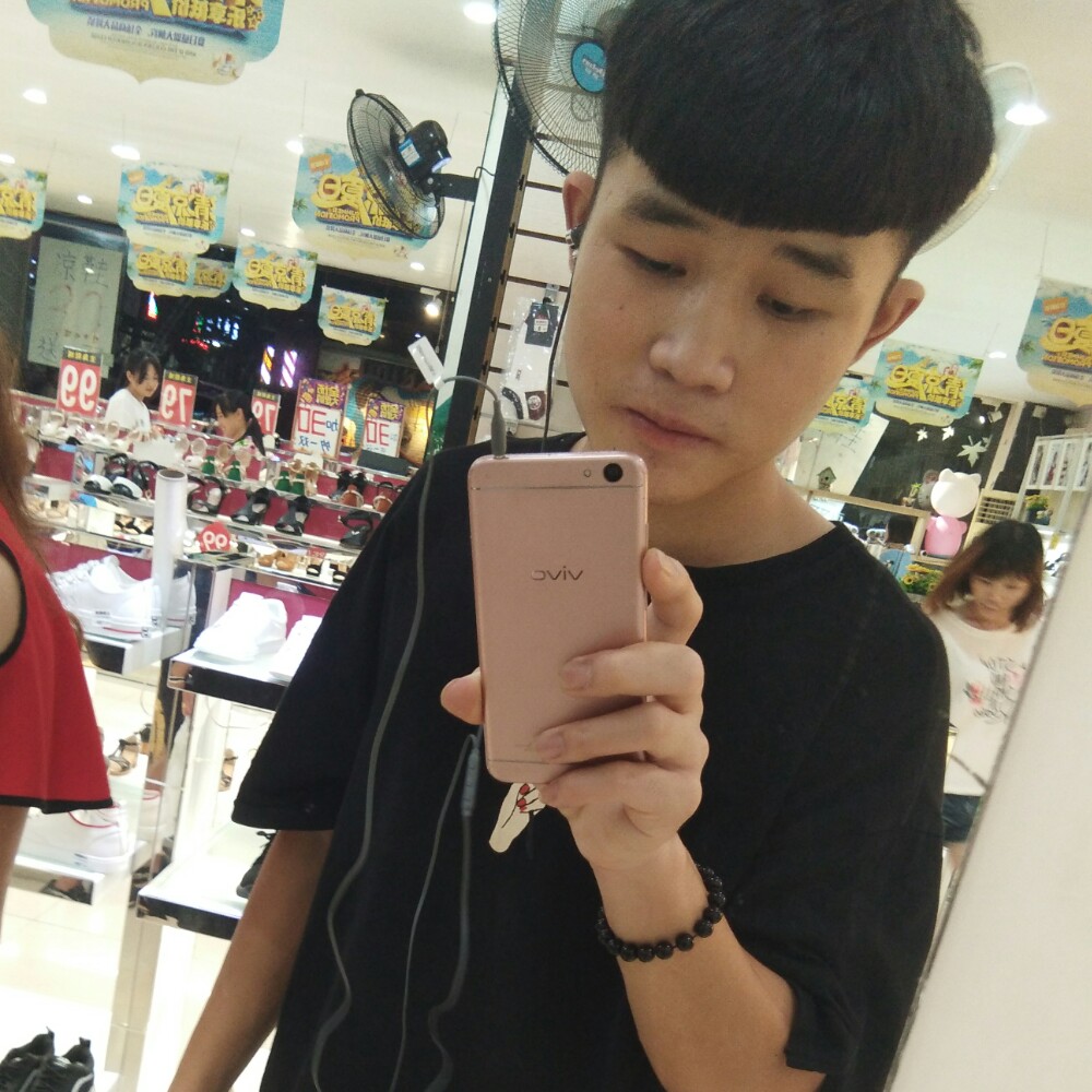 阿龙，很优秀的照片