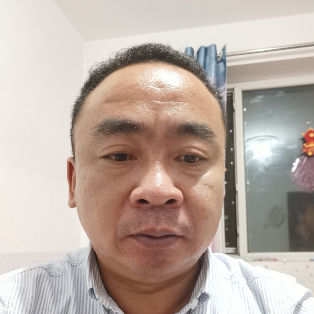 矫情浅吻中心的照片