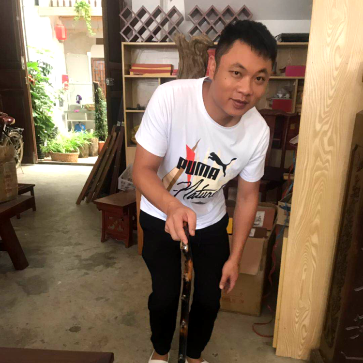 小覃人的照片