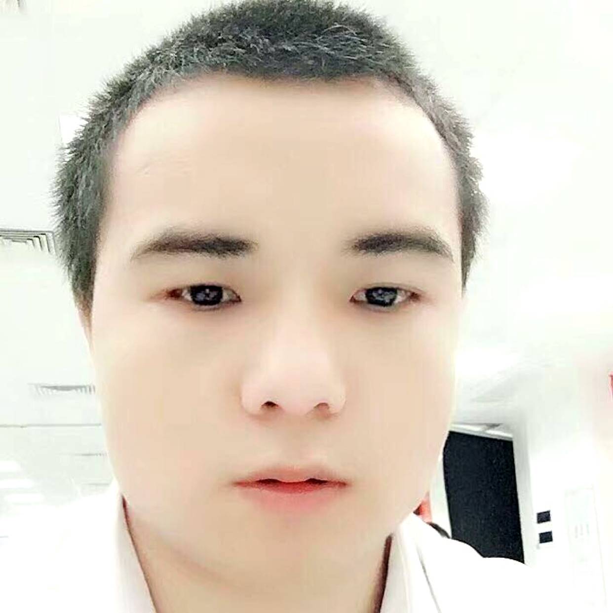电脑拿俊秀的照片