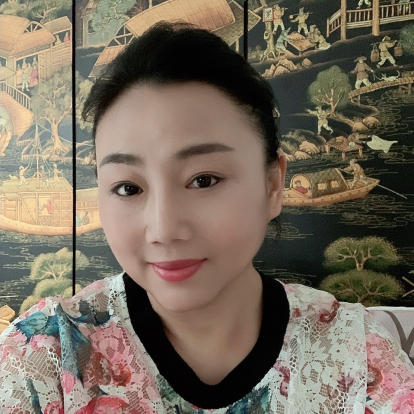 春华凝眸外向的照片
