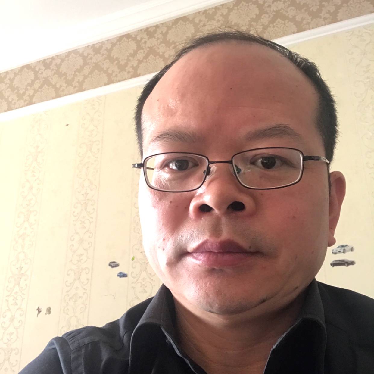 难过挽手板栗的照片