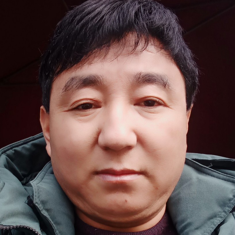 土豪踢月饼的照片