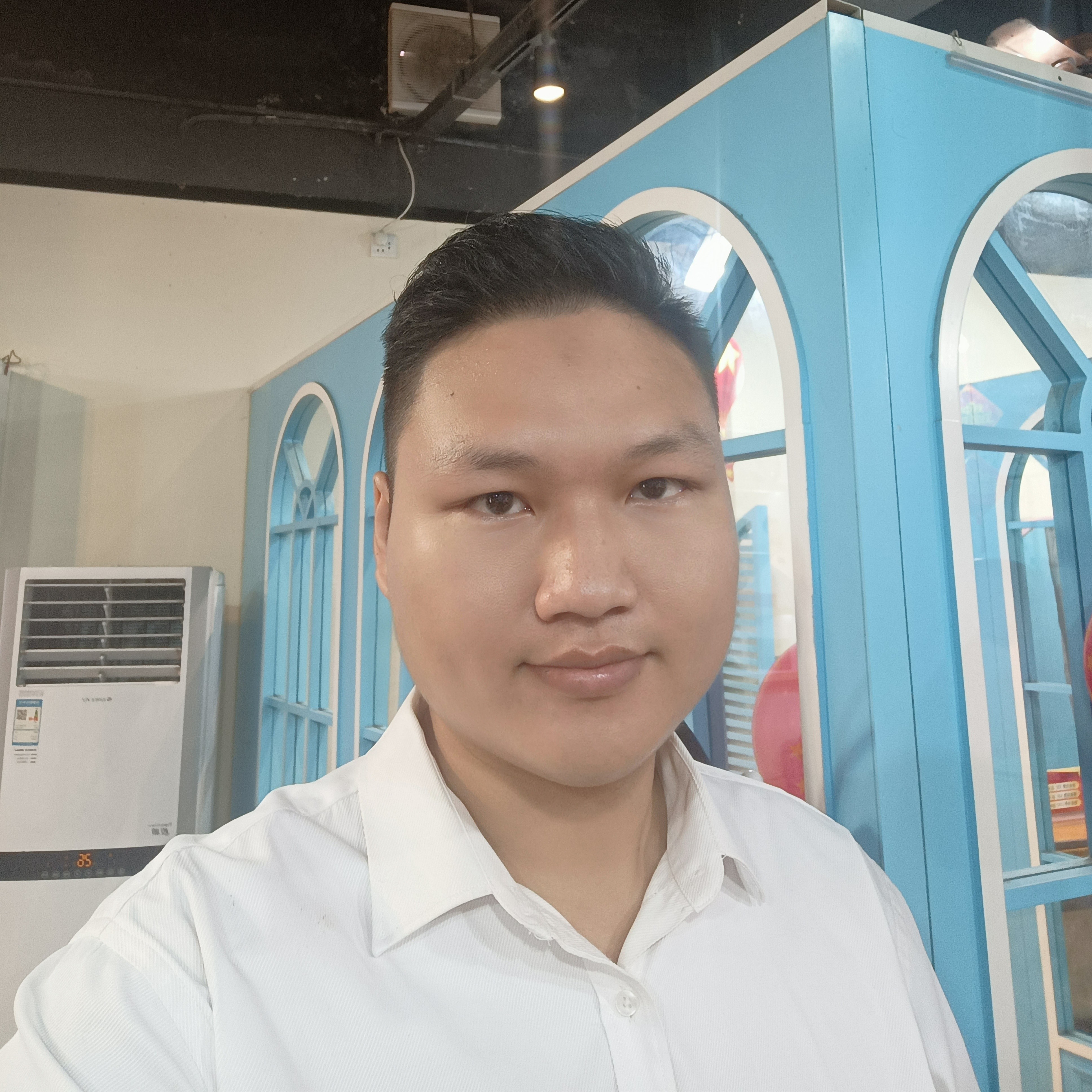 龙海俊的照片