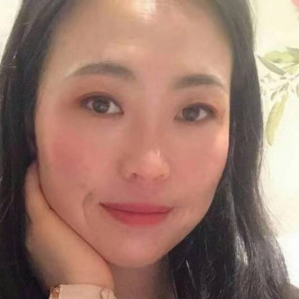 铃铛邂逅小巧的照片