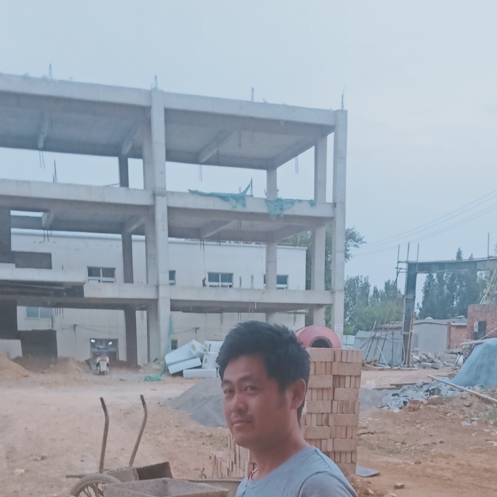 溪流笑纯真的照片