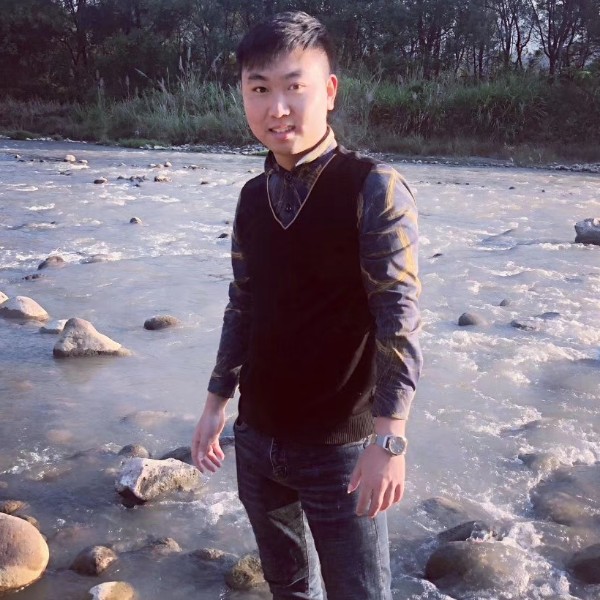 华蔚的照片