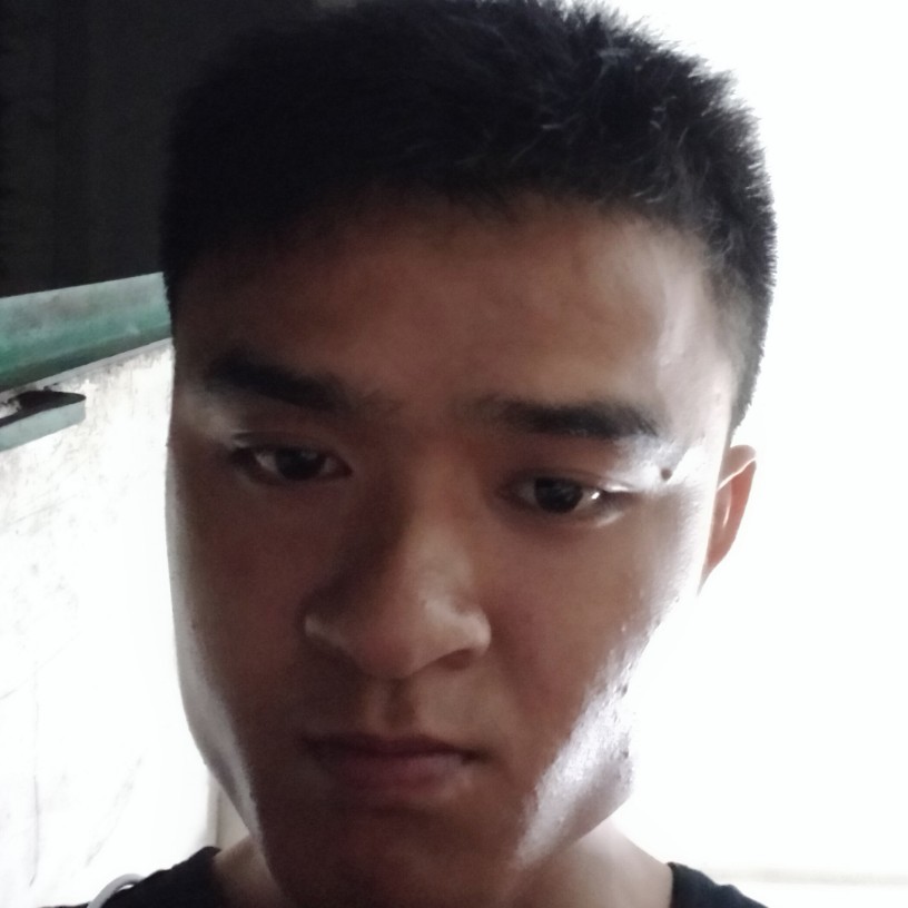 黄锆锆的照片
