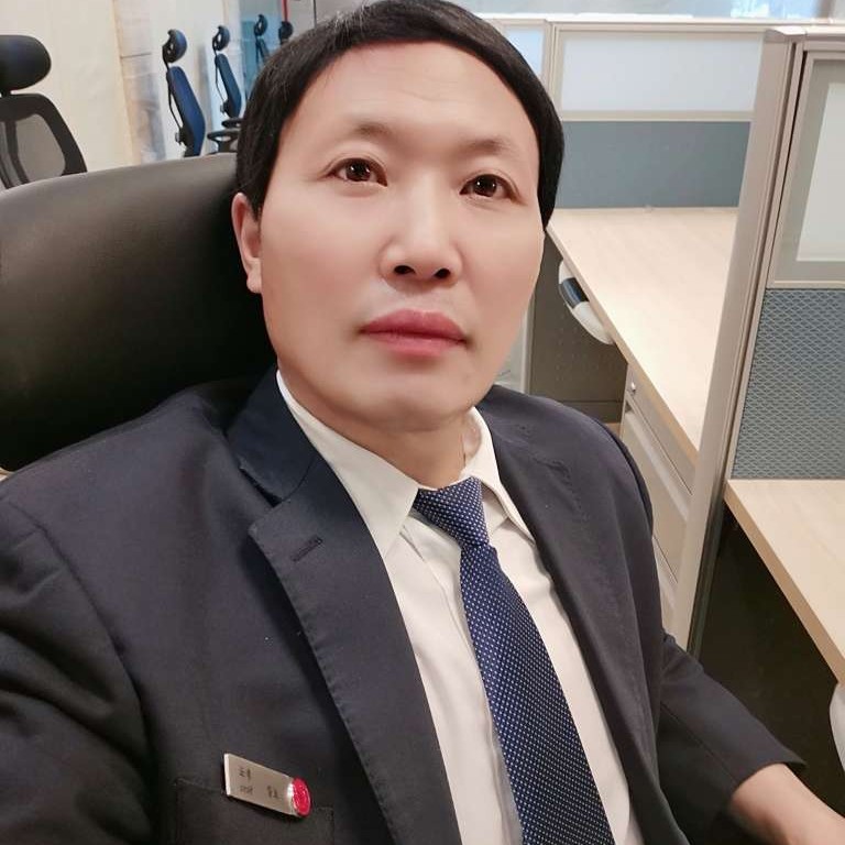 羽毛笑爱撒娇的照片