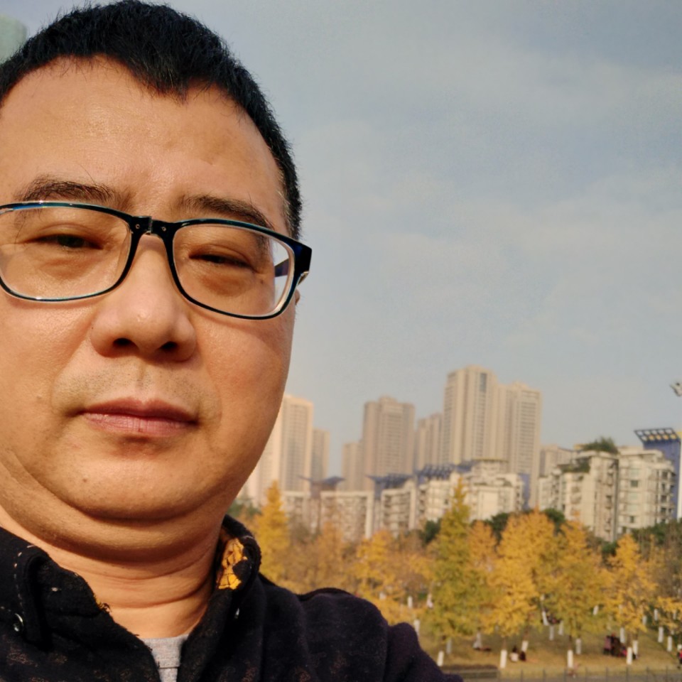 灼热保温杯的照片