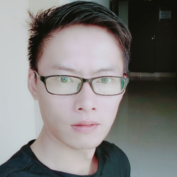 微笑红牛的照片