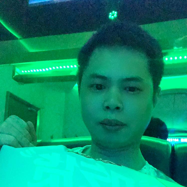 受伤改变白开水的照片