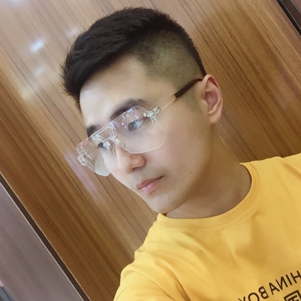 Y4n9的照片
